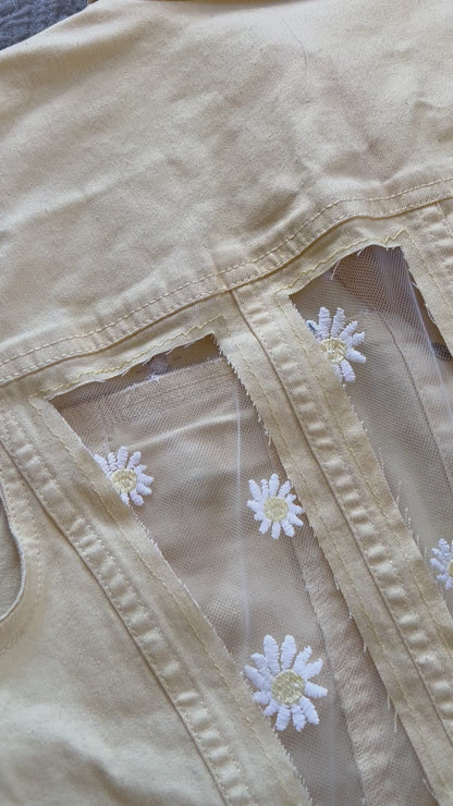 Yellow Denim Daisies Vest [M]